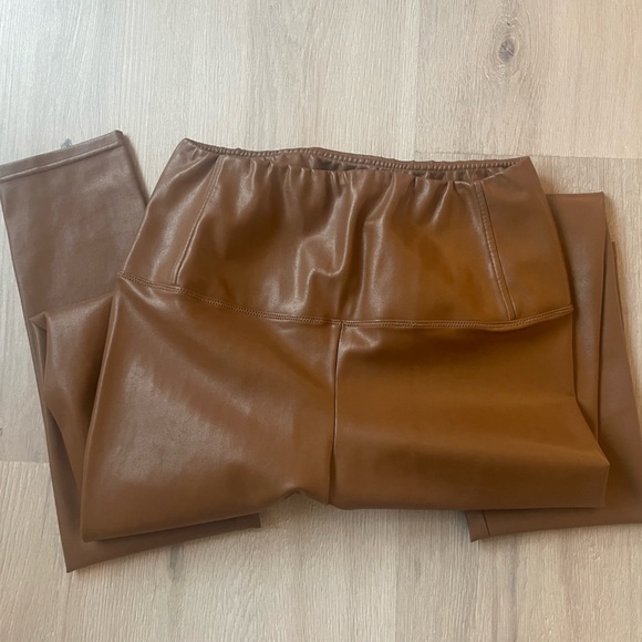 Aritzia Wilfred Free, leather like Daria pant - Size medium - Picture 2 of 4